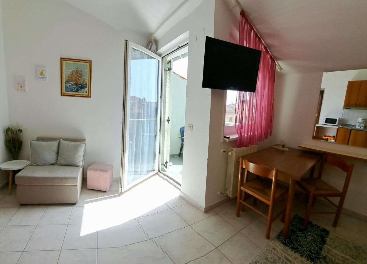 Studio Apartman Olivera Rovinj Exterior foto