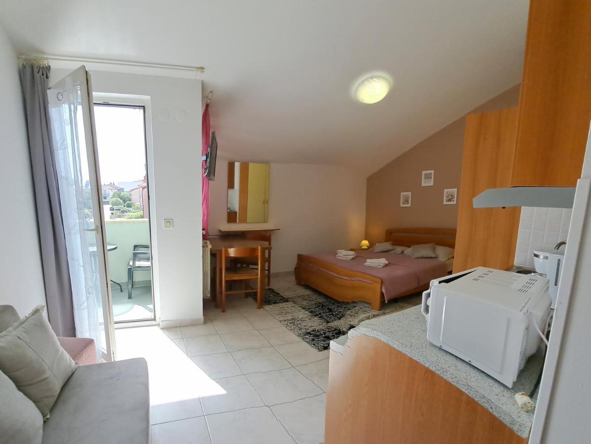 Studio Apartman Olivera Rovinj Exterior foto
