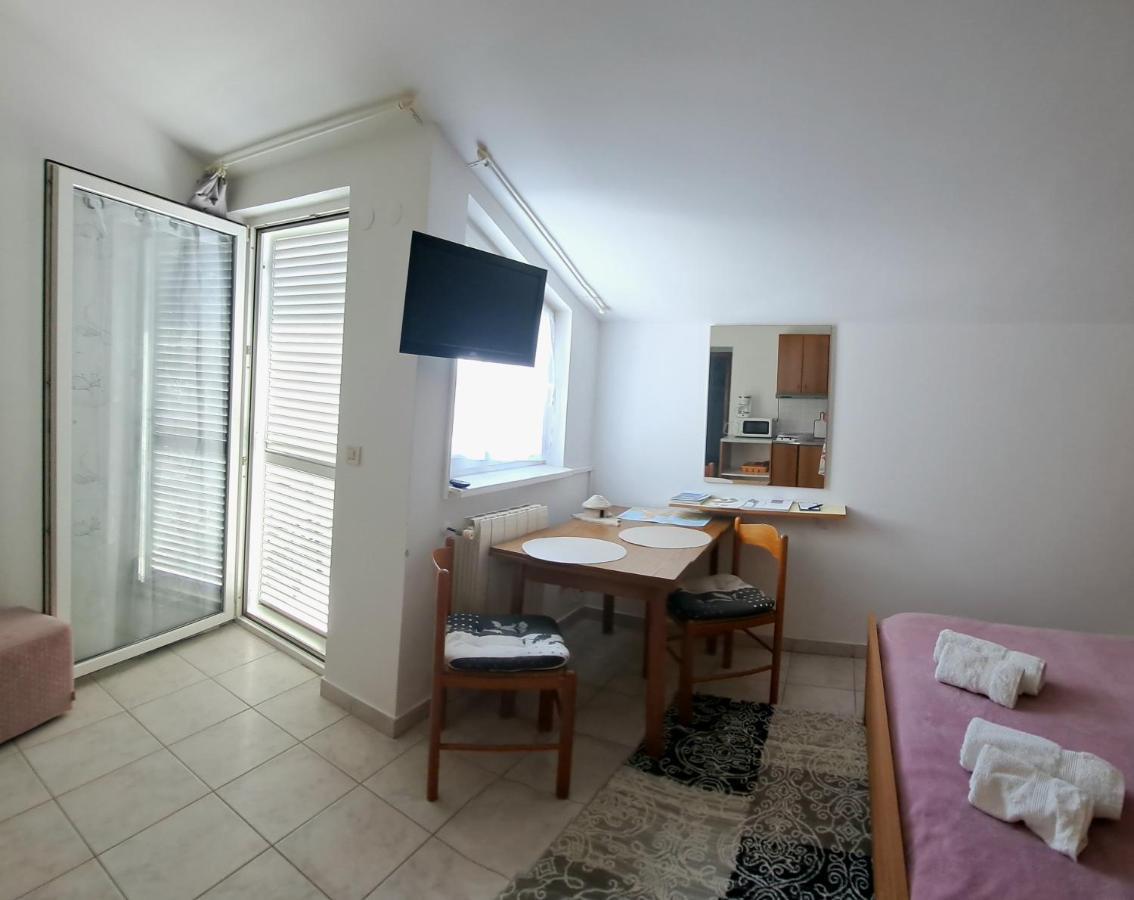 Studio Apartman Olivera Rovinj Exterior foto